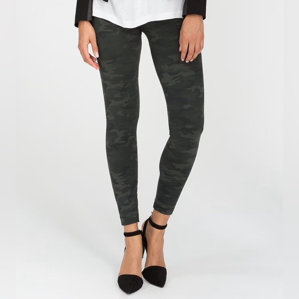 Spanx Seamless Leggings Slimming Fine Ribbed Ankle Length Green‎ Brown Camo Sz M